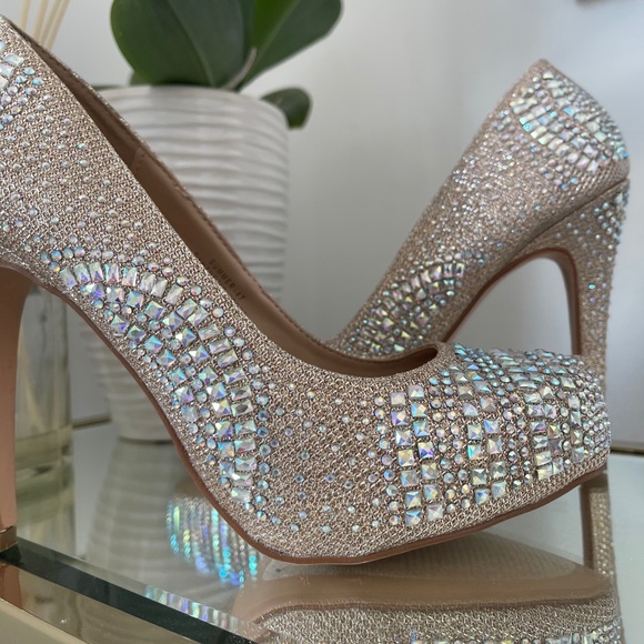 Beautiful iridescent high heels - Picture 2 of 3